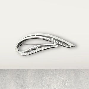 Vintage Sarah Coventry Silver Textured Tear Drop
Abstract Shape Brooch Pin. EUC